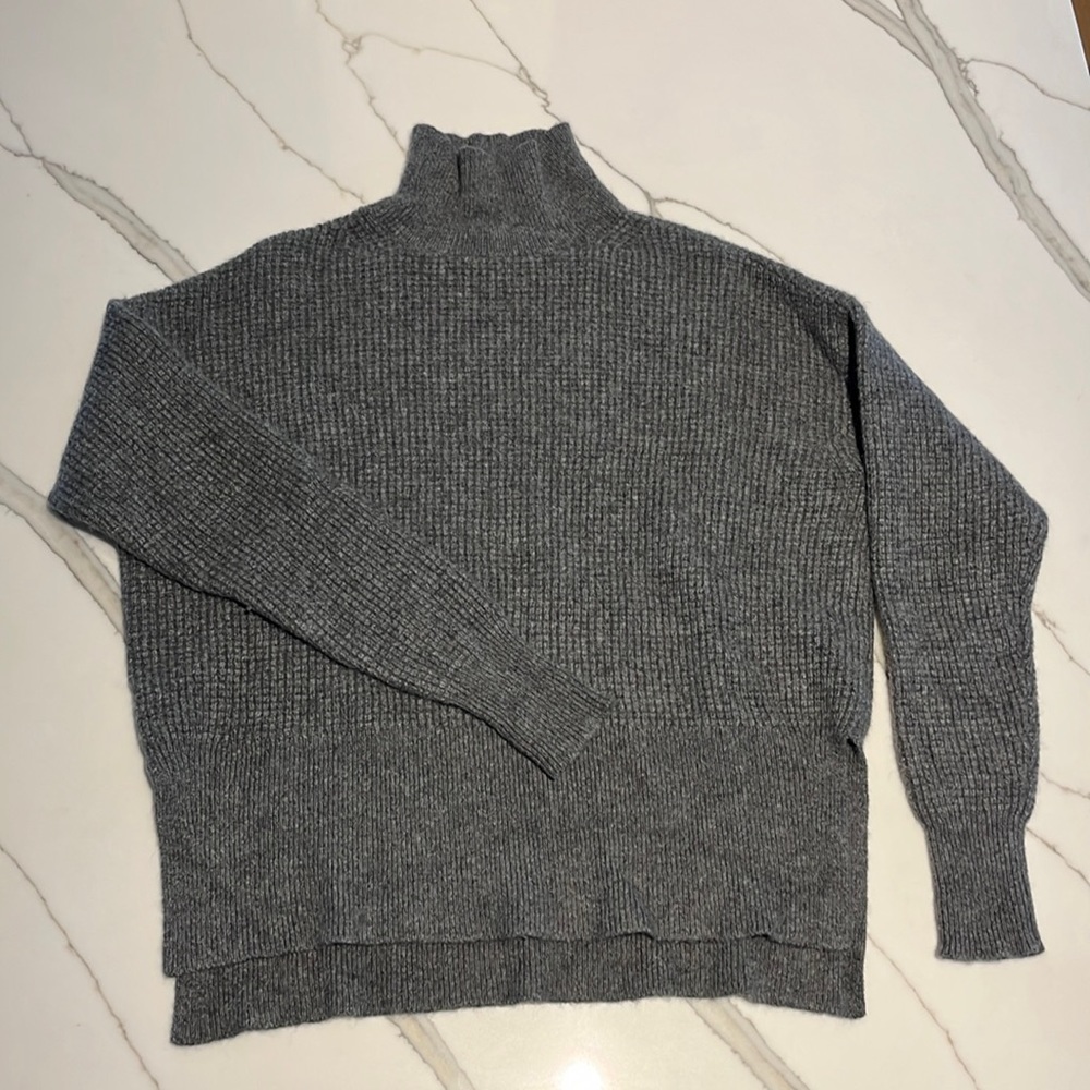 Everlane The Cashmere Waffle Square Turtleneck sweater XS